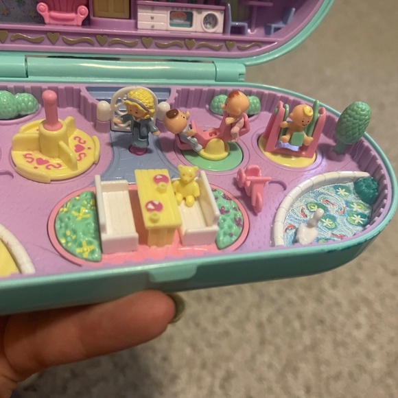 Bluebird Vintage Polly Pocket 1992 Babysitting Stamper Playset - Picture 4 of 4